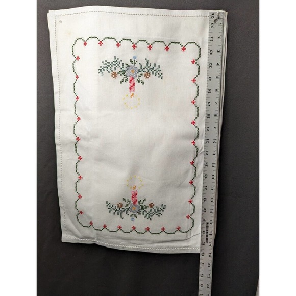 Christmas Placemat Napkins Table Cloth Candle Motif NWOT - Picture 6 of 10